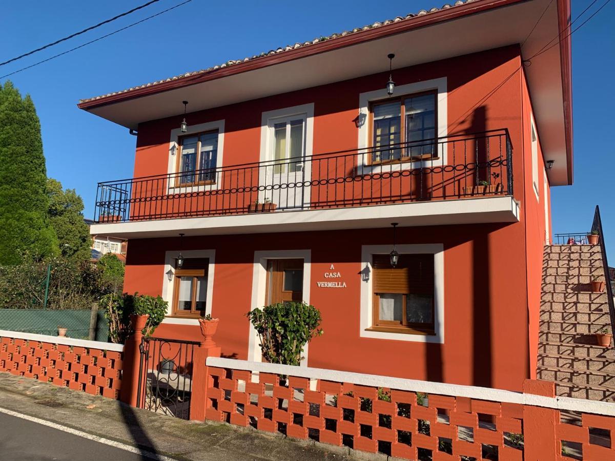A Casa Vermella Con Jardin A 10 Minutos De Santiago De Compostela Apartment Ortono Exterior photo